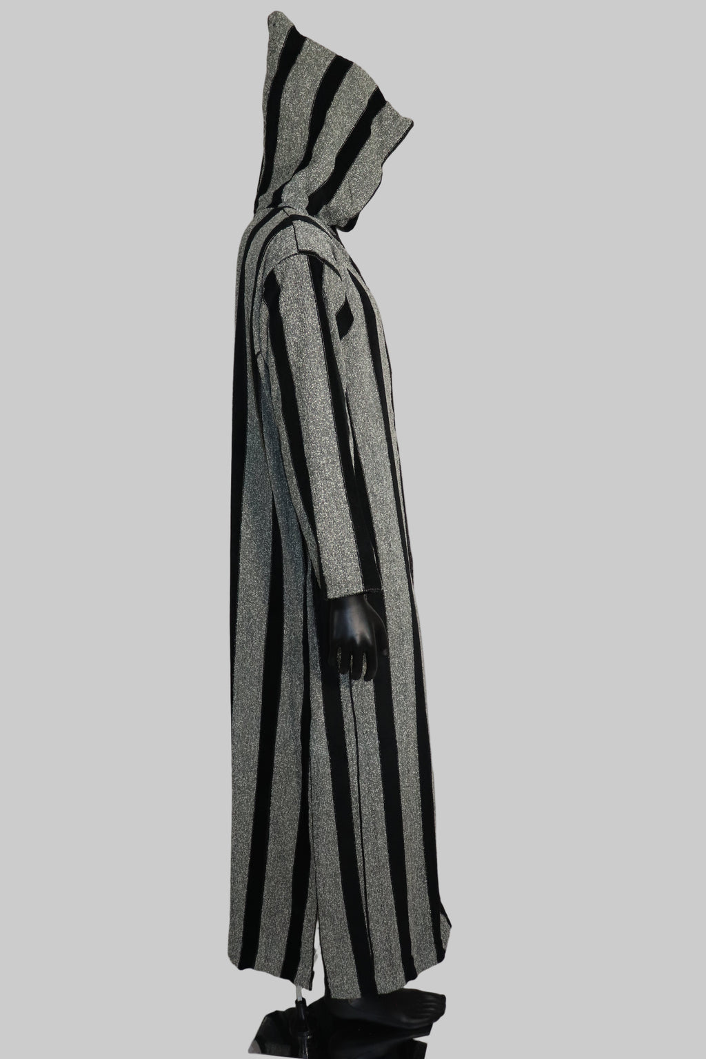 Moroccan black and gray stripe thobe