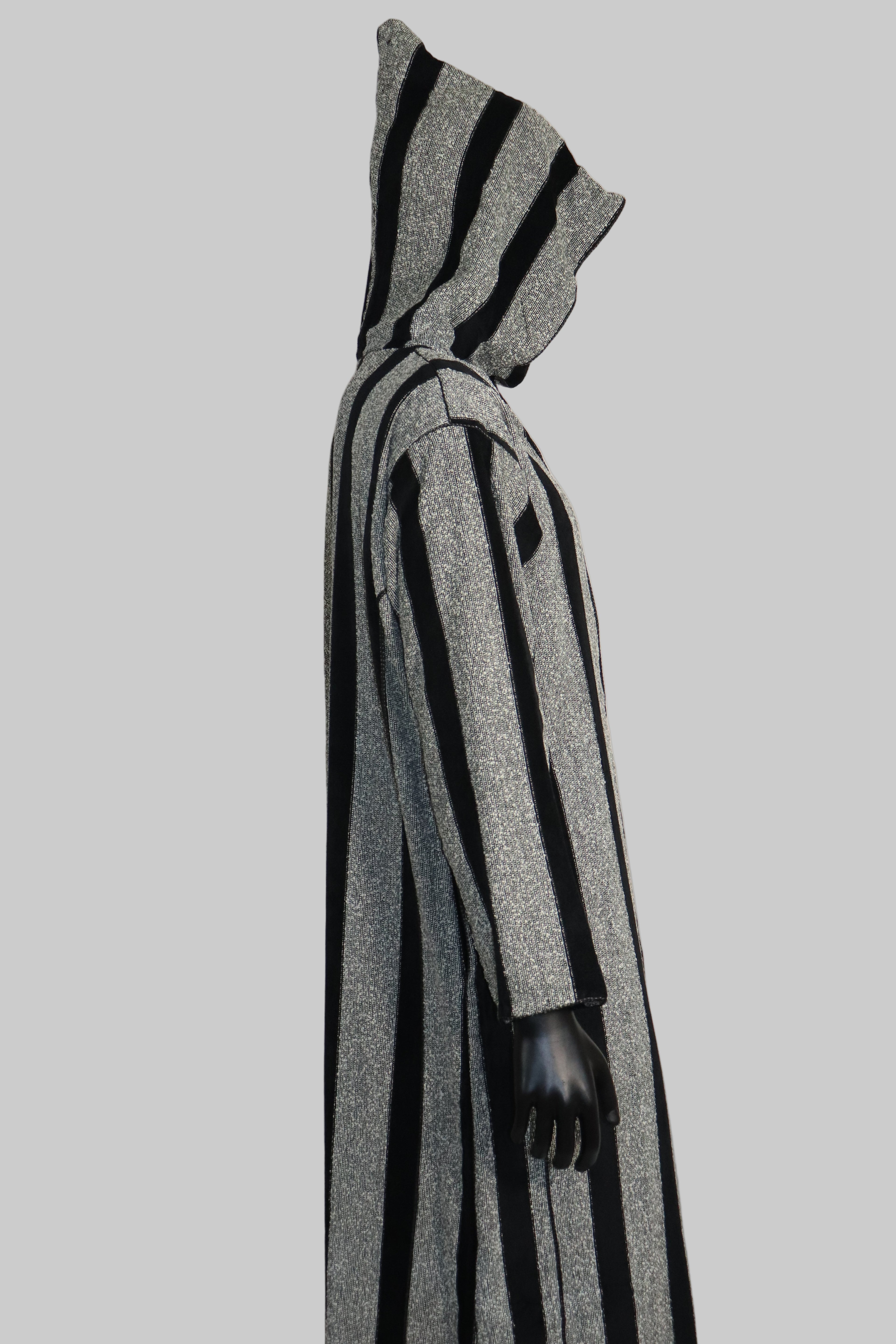Moroccan black and gray stripe thobe