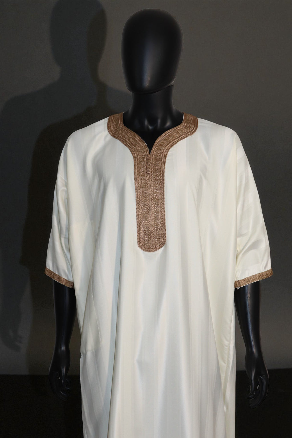 Striped Moroccan thobe with embroidery 