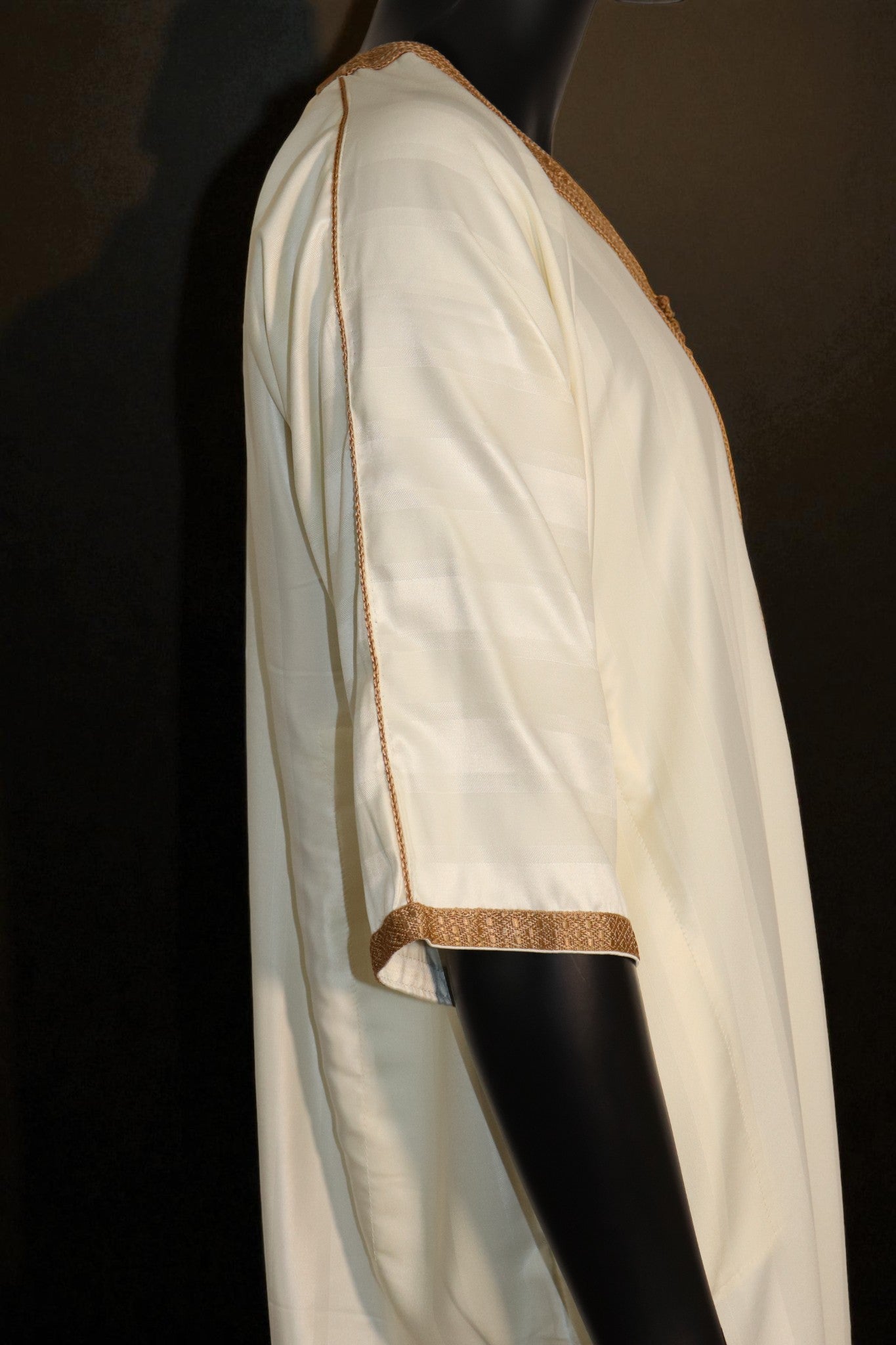 Striped Moroccan thobe with embroidery 