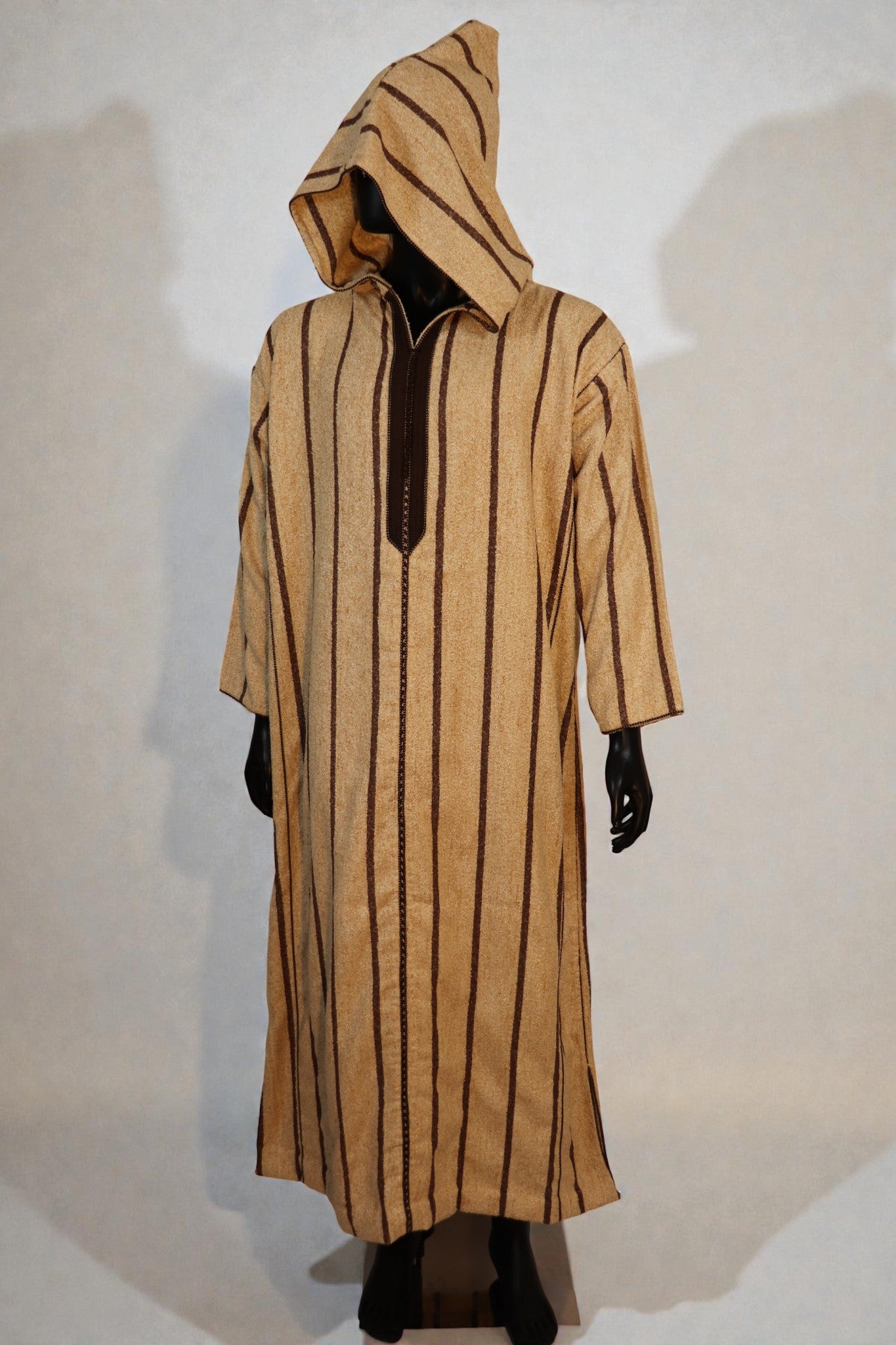 Strripped winter Thobe