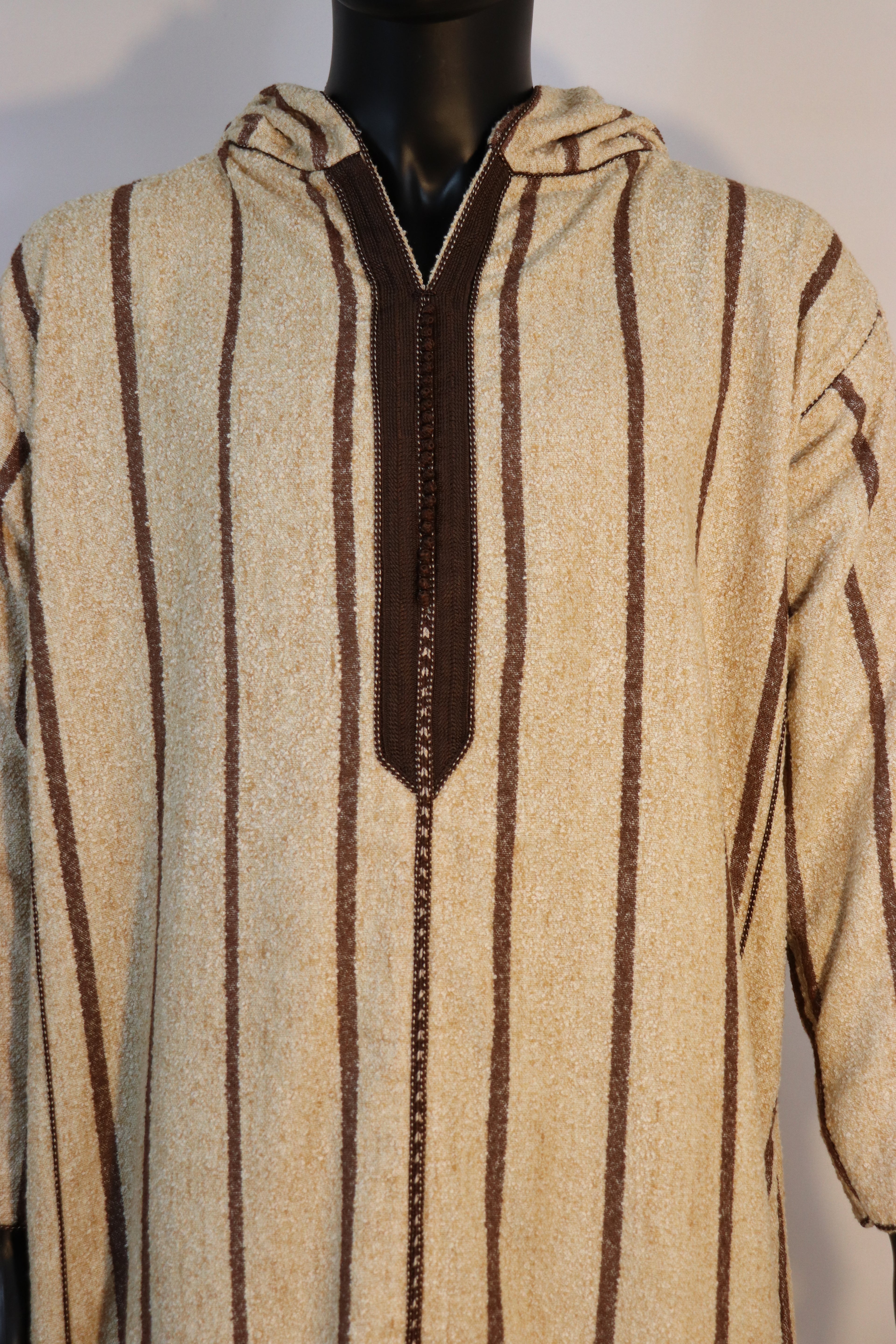 Strripped winter Thobe