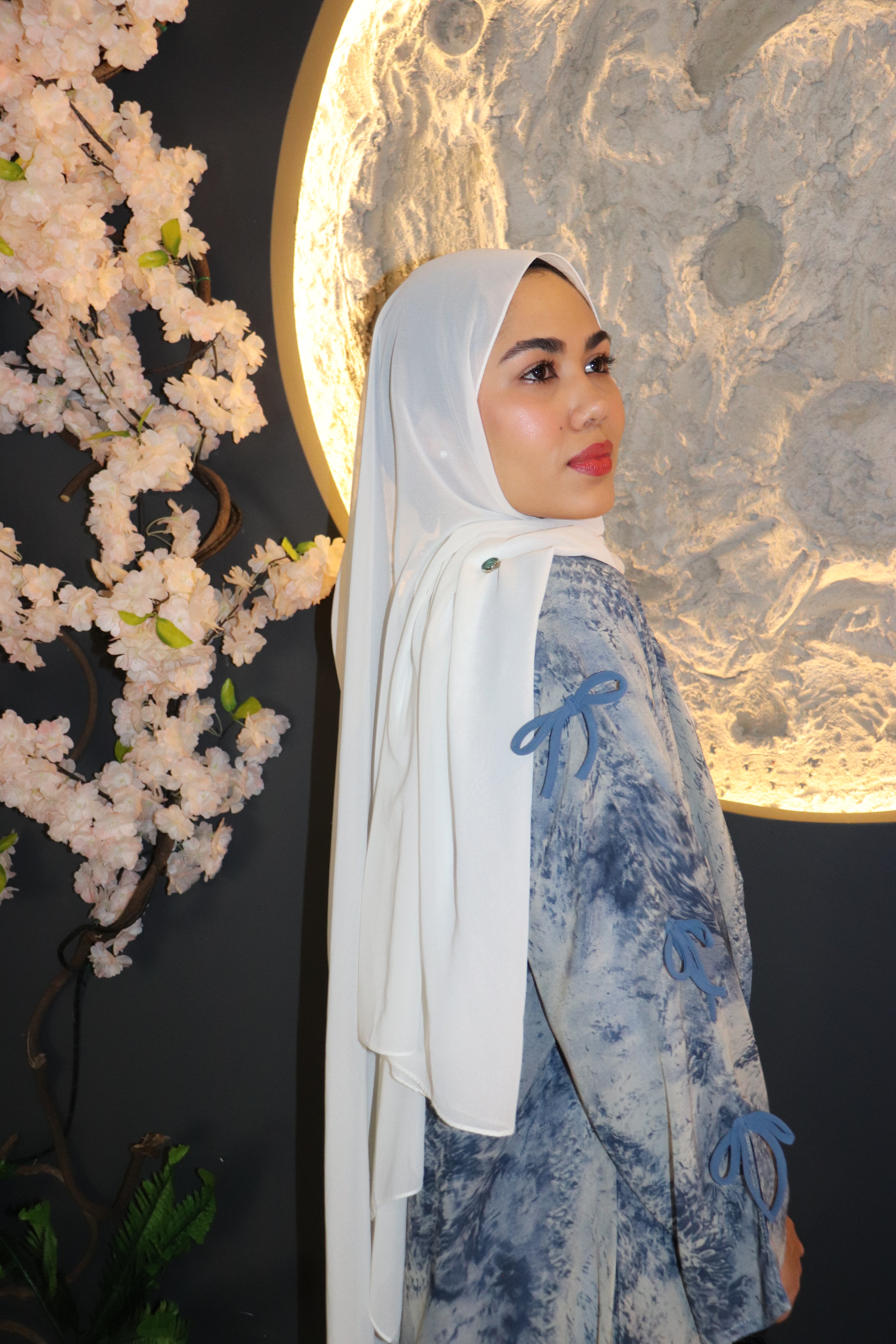 Abstract-Print Abaya with Bow-Tie Sleeve