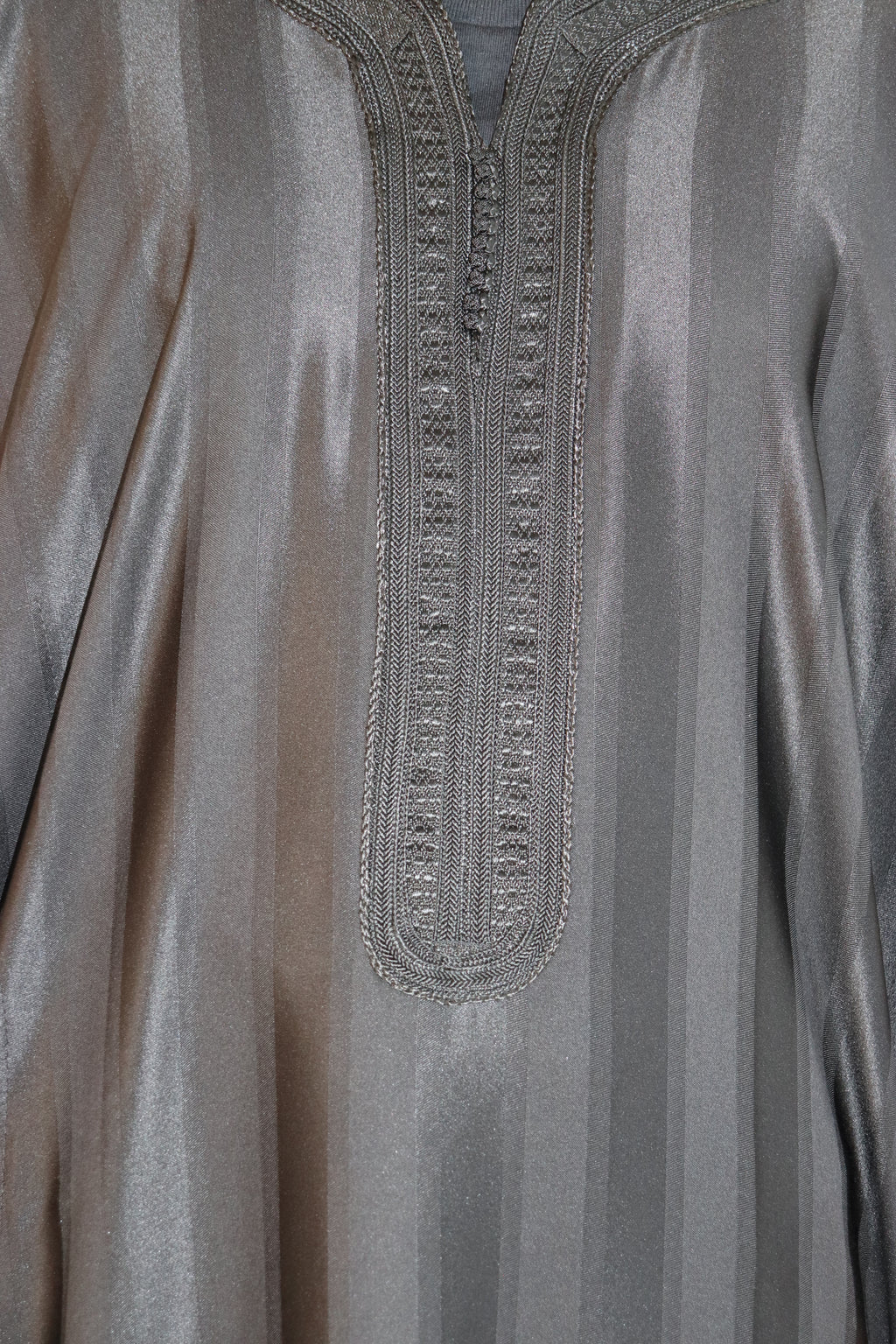 Elegant Stripped Moroccan Thobe